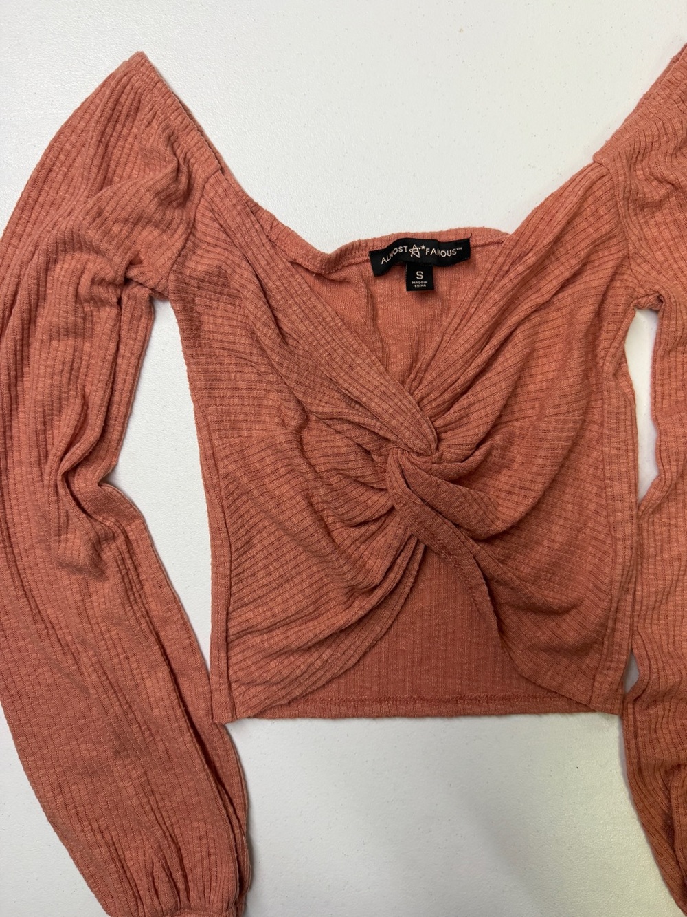 Almost Famous Rust Ribbed Twist Front Crop Top Small Long Sleeve